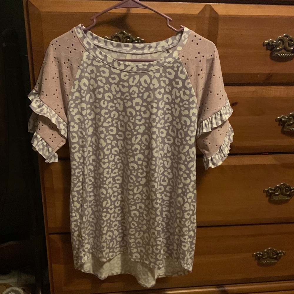 Celeste Dusty Pink and White Leopard Ruffle Sleeve Tee